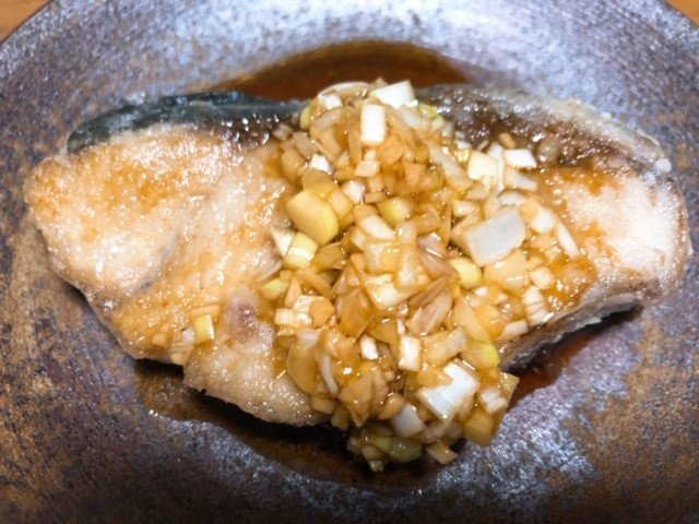 ぶりの甘酢ねぎソースがけ